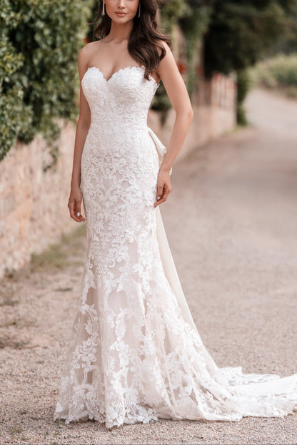 Sweetheart Neckline Lace Mermaid Wedding Dress with Chapel Train