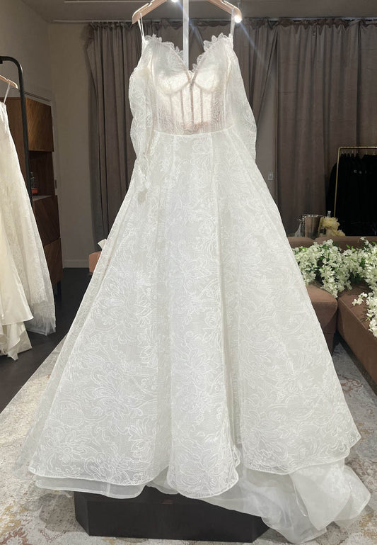 Charming Long Sleeves V-Neck Lace Wedding Dress