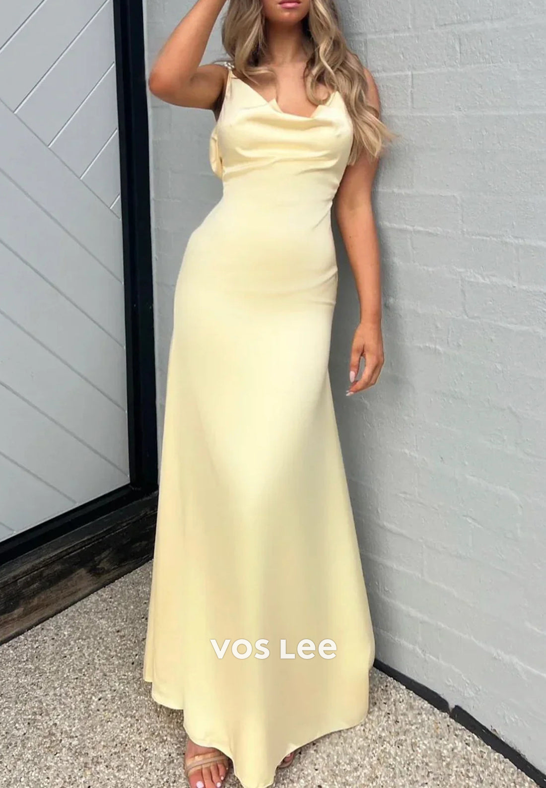 Simple & Casual Pearl Spaghetti Straps Scoop Floor-Length Pleated Prom Dresses