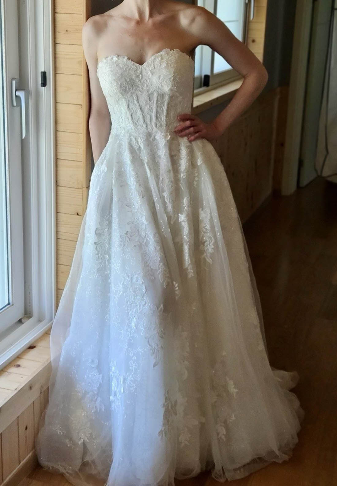 Charming Sweetheart Sleeveless Corset Lace Wedding Dress