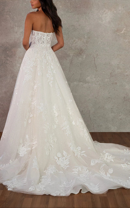 Strapless Sweetheart Lace Bodice Tulle Ball Gown Wedding Dress with Chapel Train