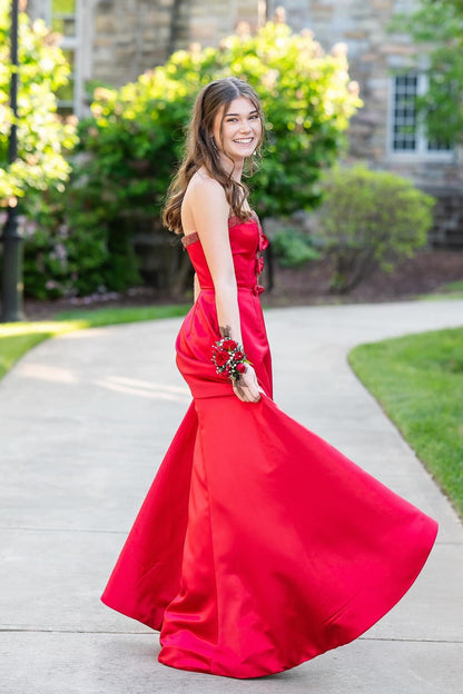 Red Beaded Bows Sweetheart Neckline Long Dress