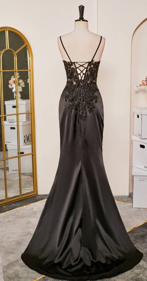 Elegant Black Spaghetti Straps Evening Dresses Satin Sheath Long Prom Dresses with Slits