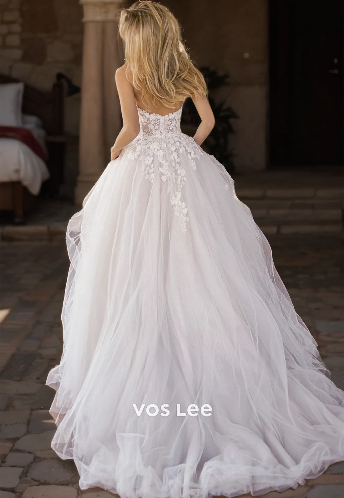 Luxury Plunging Deep V Neck Illusion Backless Lace Appliques Tulle Court Train Sparkly Wedding Dress