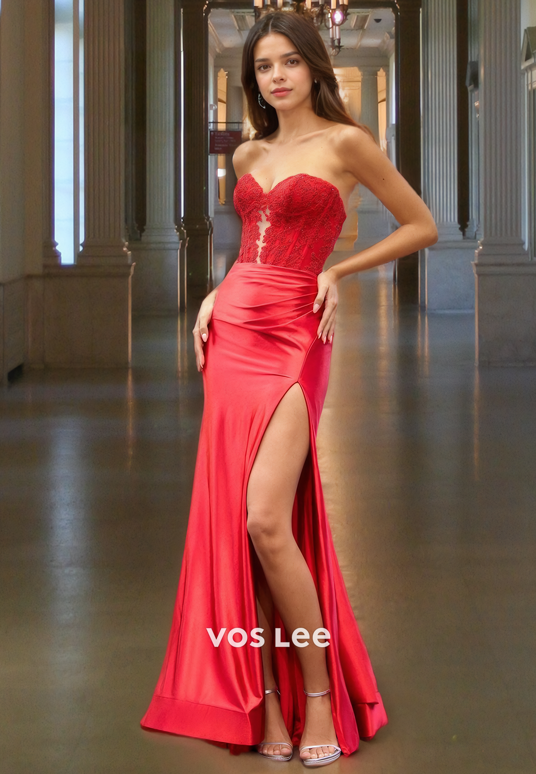 Elegant Sweetheart Red Zipper Back Prom Dress with Slit Strapless Satin Chic Pageant Dresses