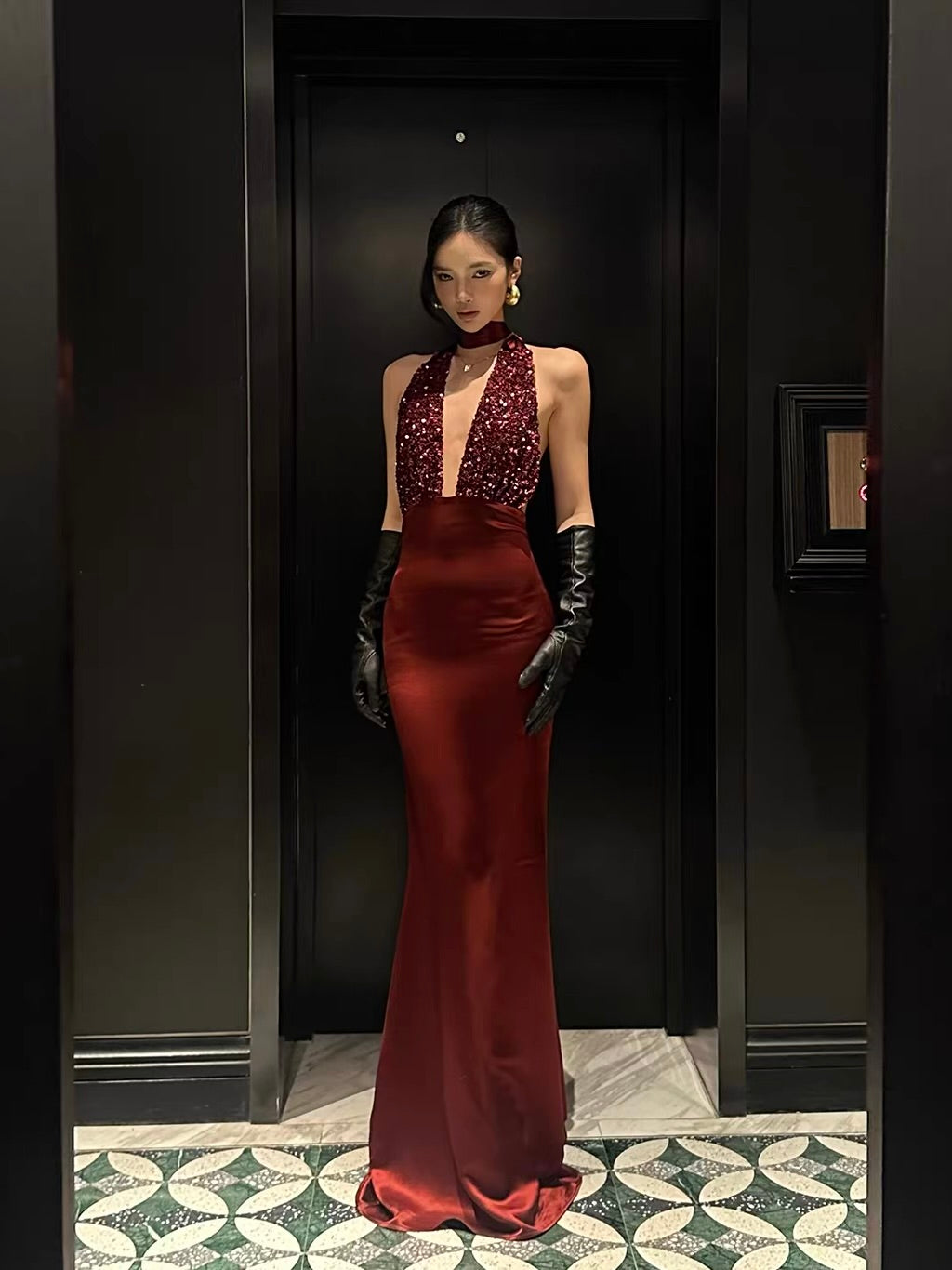 Elegant Backless Sequin Halter Gown – Perfect for Black Tie Events