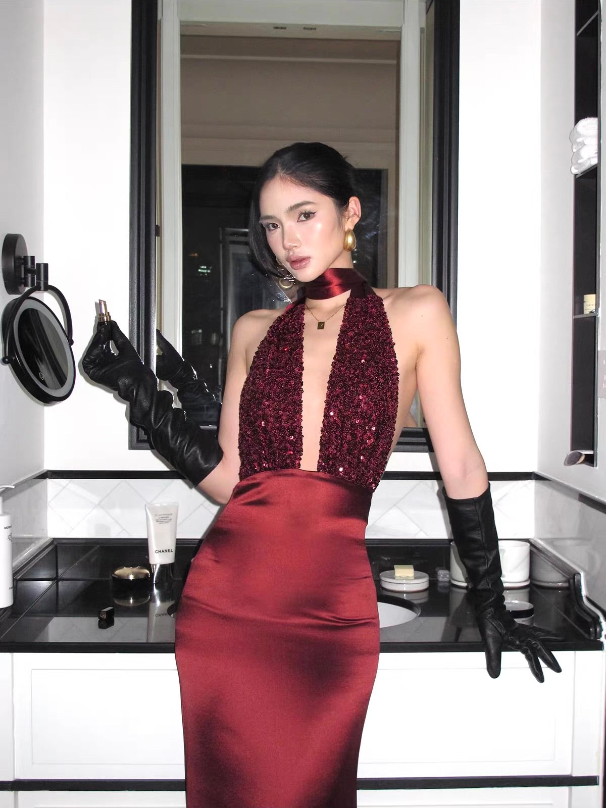 Elegant Backless Sequin Halter Gown – Perfect for Black Tie Events