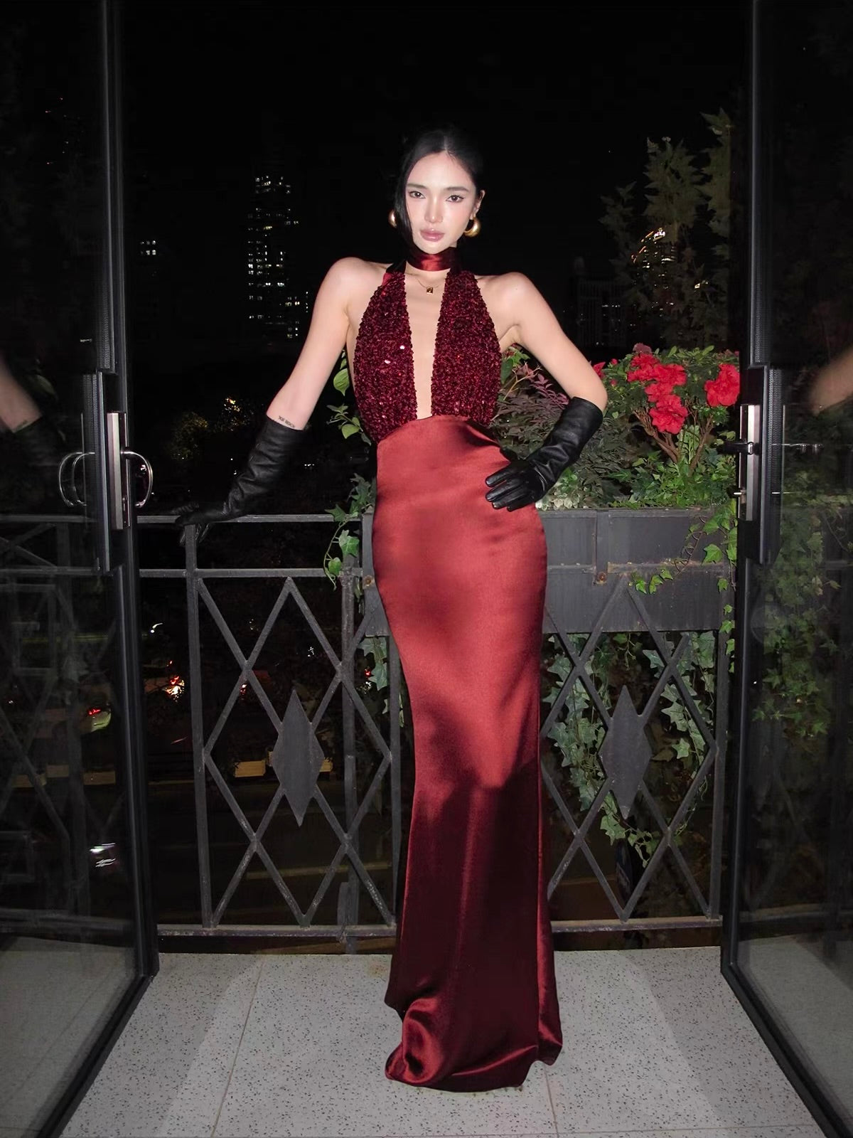 Elegant Backless Sequin Halter Gown – Perfect for Black Tie Events