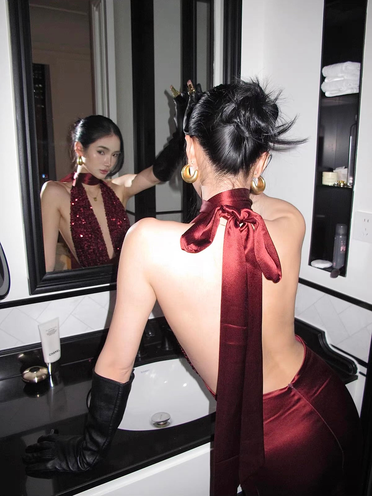 Elegant Backless Sequin Halter Gown – Perfect for Black Tie Events