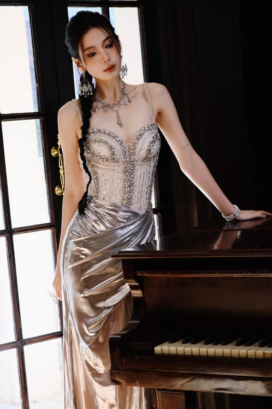 Luxury Silver Metallic Mermaid Gown – Crystal Bustier Formal Dress