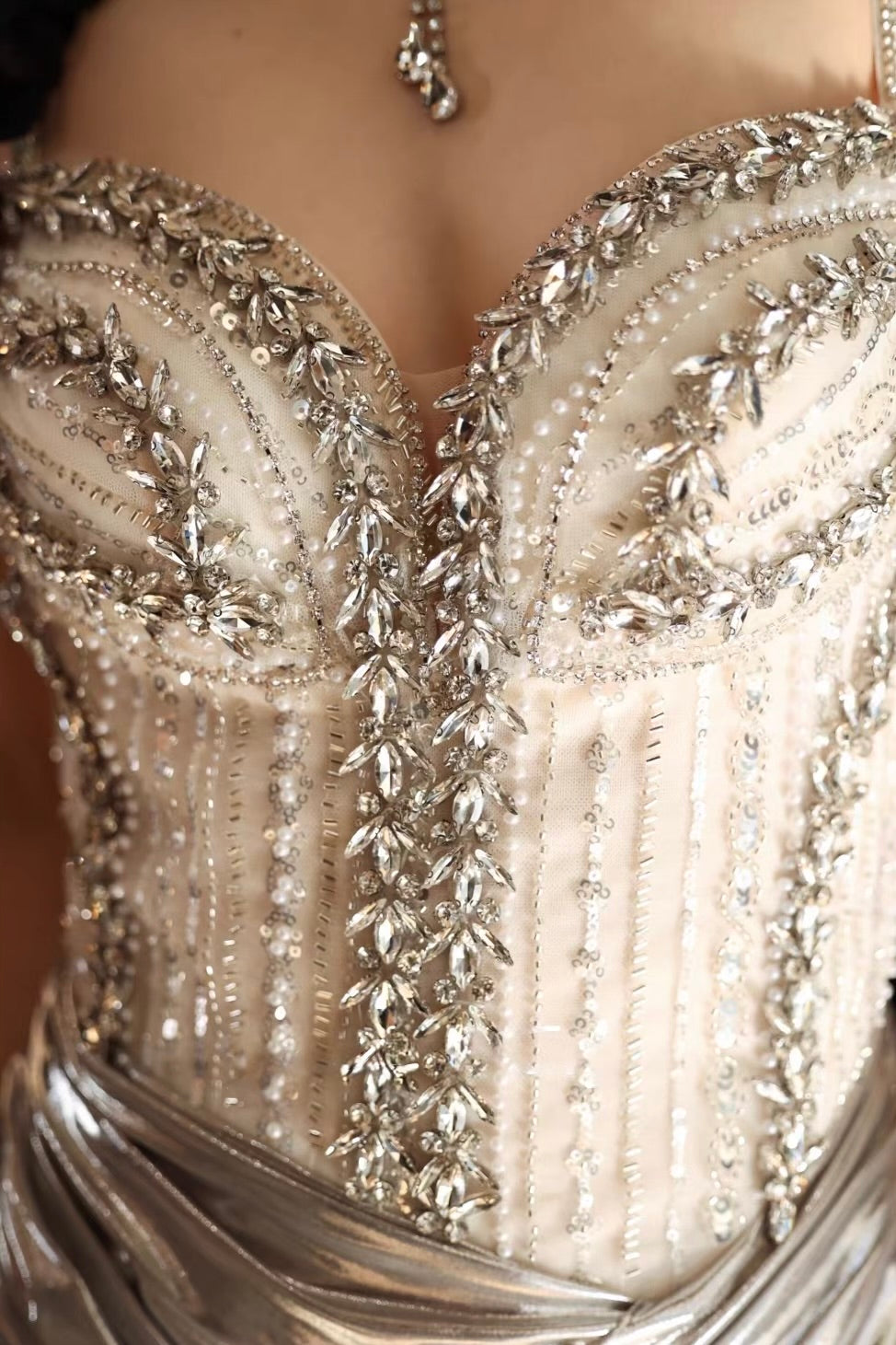 Luxury Silver Metallic Mermaid Gown – Crystal Bustier Formal Dress