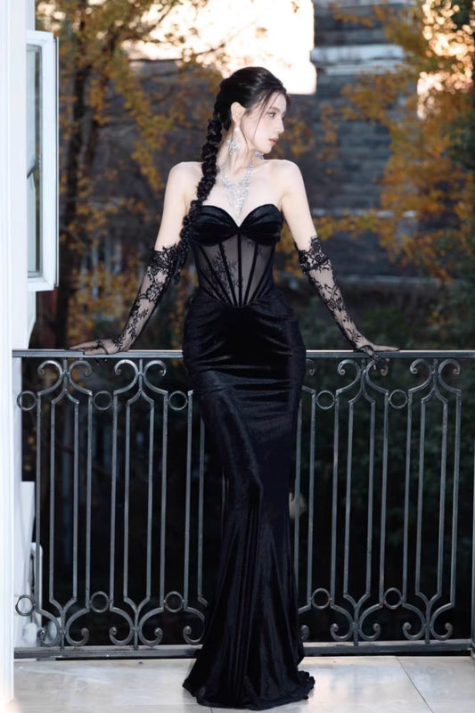 Elegant Black Velvet Mermaid Gown – Perfect for Gala & Prom