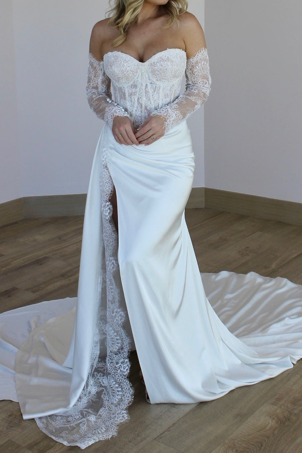 Trumpet Long Sleeves Sweetheart Lace Slit Wedding Dress