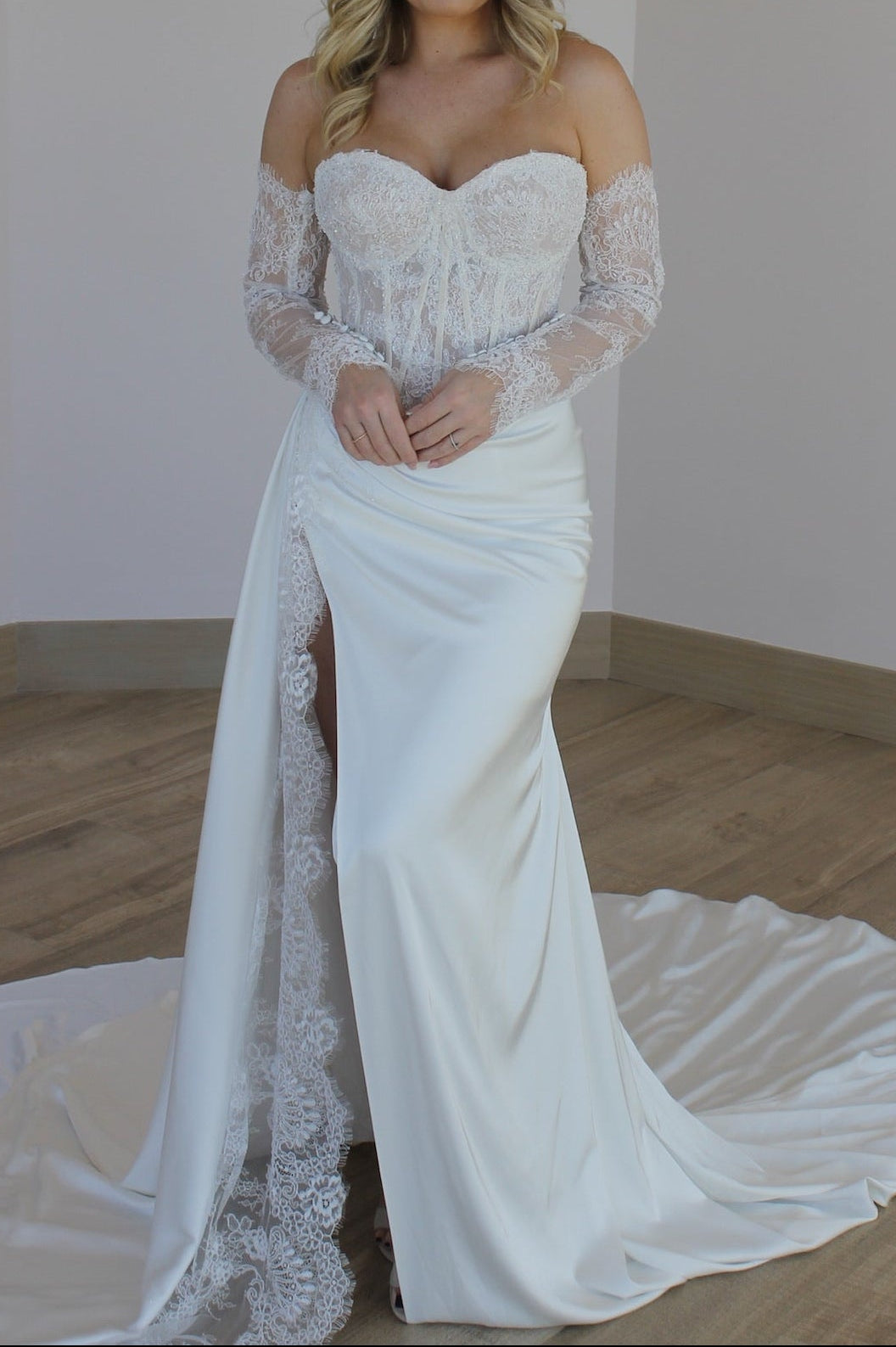 Trumpet Long Sleeves Sweetheart Lace Slit Wedding Dress
