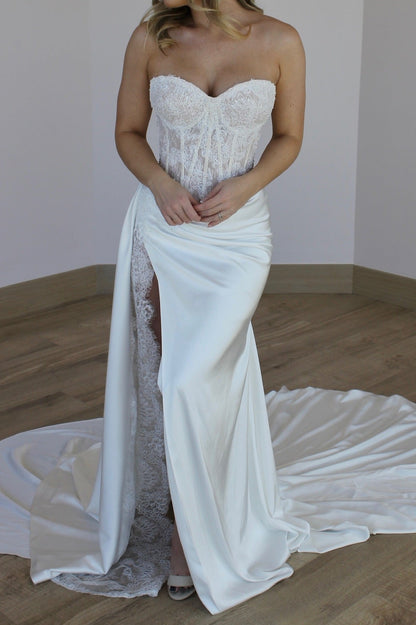 Trumpet Long Sleeves Sweetheart Lace Slit Wedding Dress