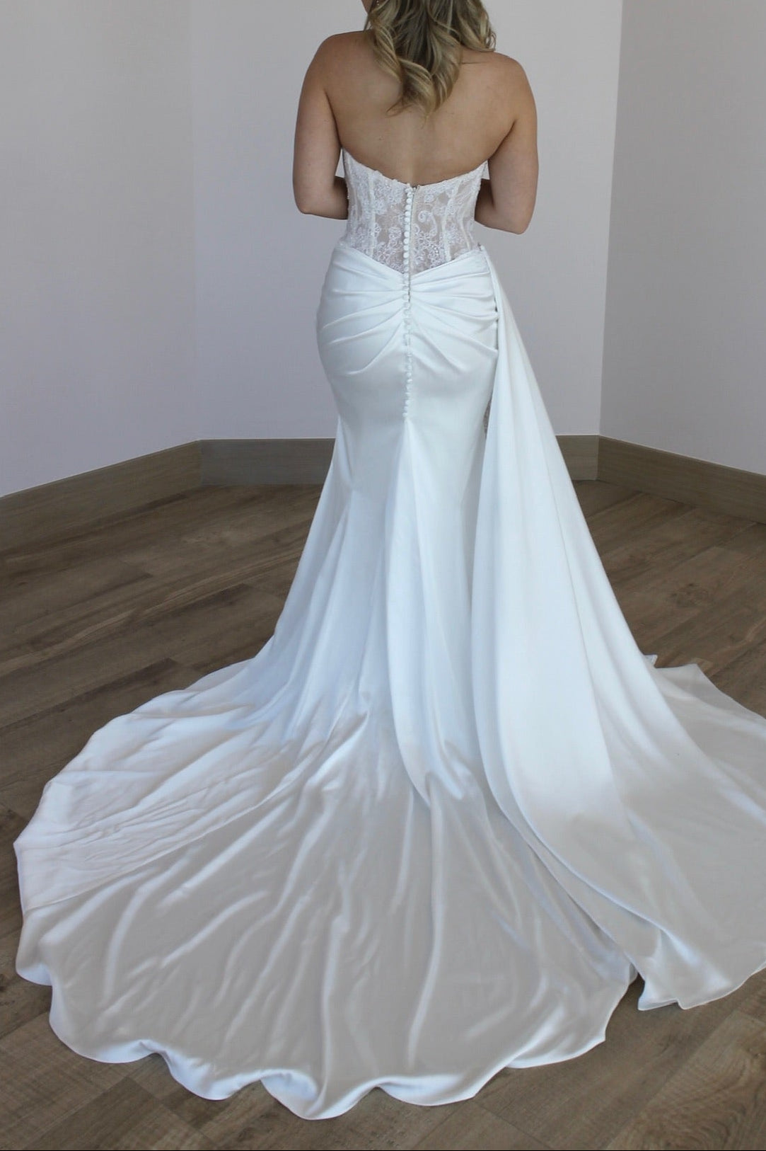 Trumpet Long Sleeves Sweetheart Lace Slit Wedding Dress