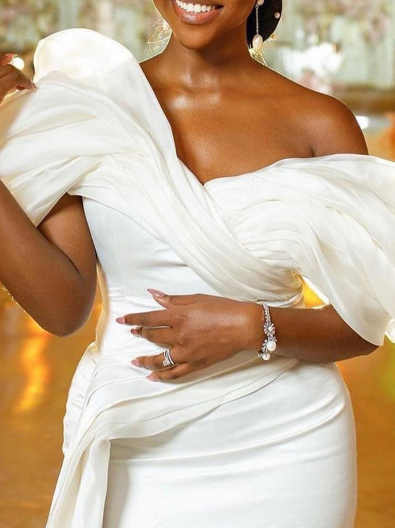 Elegant  Off-the-Shoulder Wedding Dress