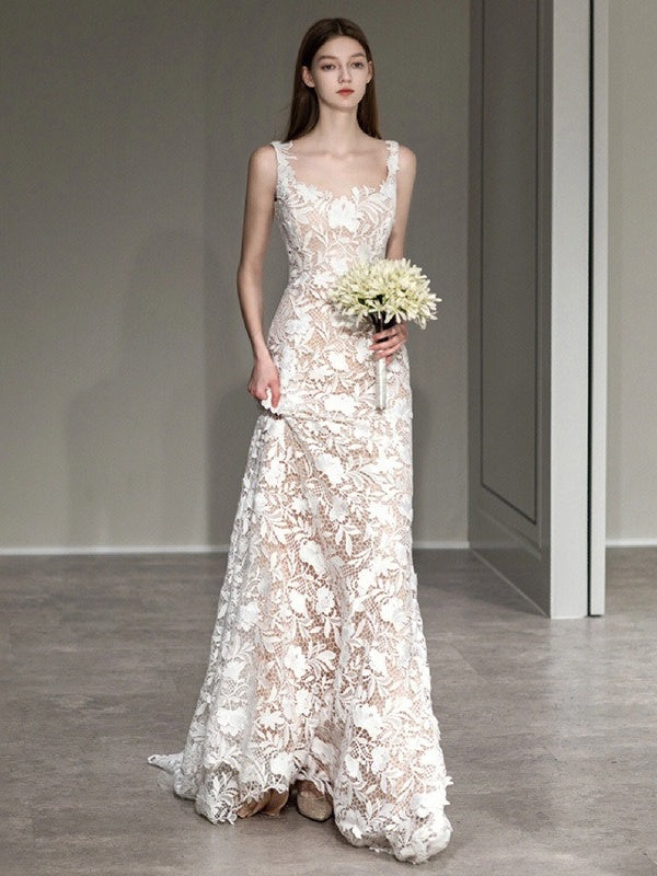 Lace Appliques Scoop Sleeveless Sweep Train Wedding Dresses