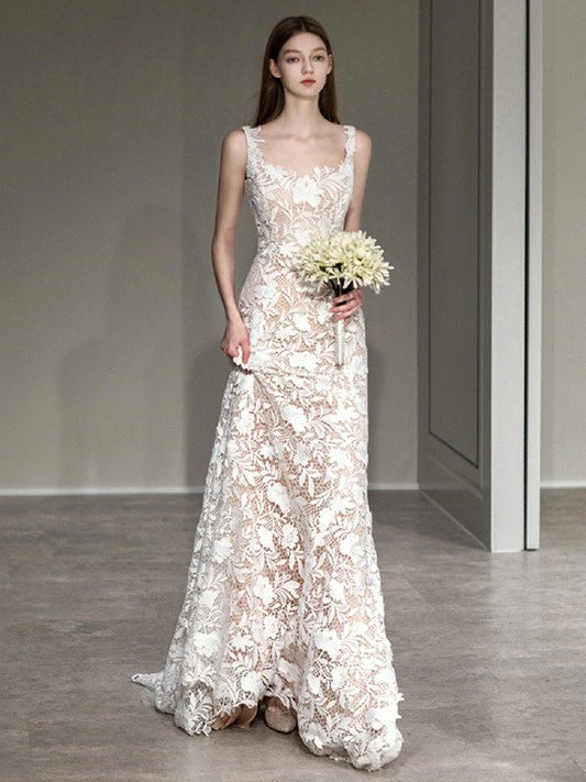 Lace Appliques Scoop Sleeveless Sweep Train Wedding Dresses