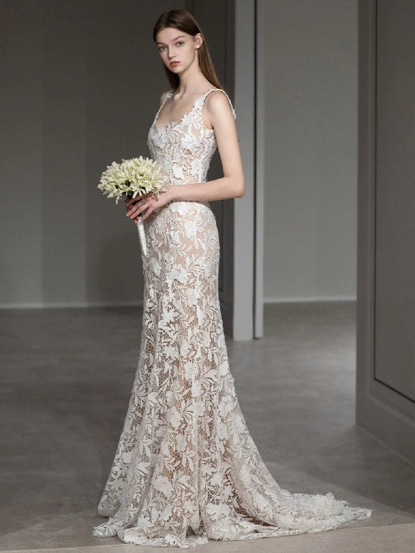 Lace Appliques Scoop Sleeveless Sweep Train Wedding Dresses