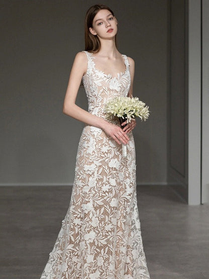 Lace Appliques Scoop Sleeveless Sweep Train Wedding Dresses