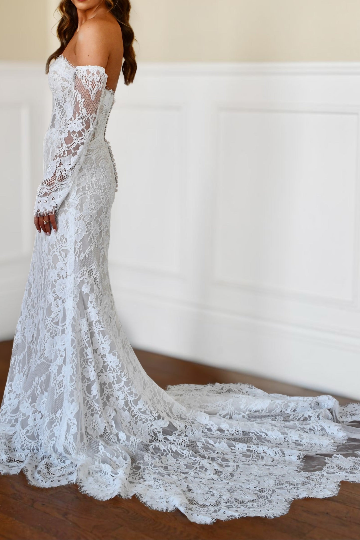 Strapless Sweetheart Neckline Lace Mermaid Wedding Dress with Cathedral Train