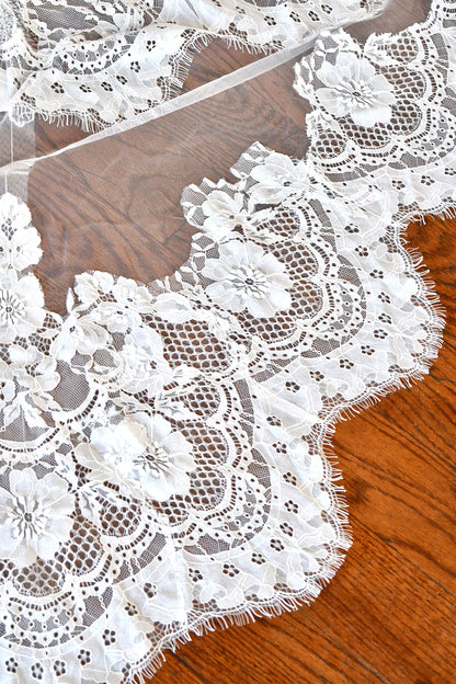 Strapless Sweetheart Neckline Lace Mermaid Wedding Dress with Cathedral Train