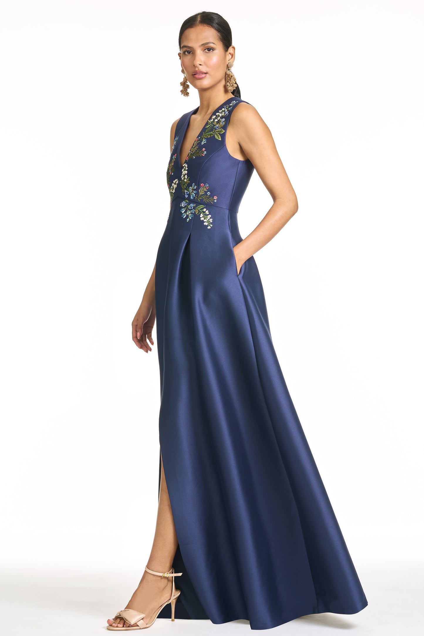 Navy Blue V-Neck Satin Evening Gown with Embroidery Appliqué