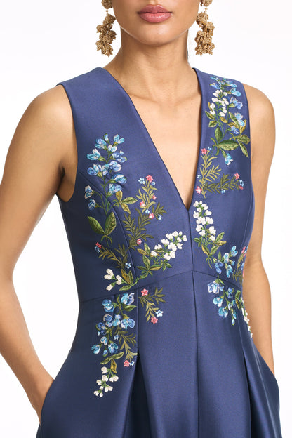 Navy Blue V-Neck Satin Evening Gown with Embroidery Appliqué