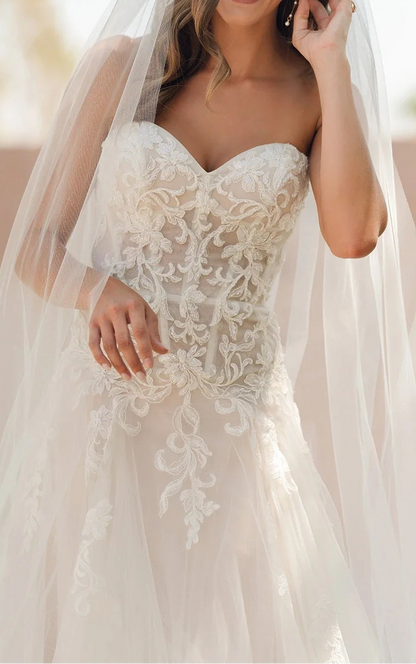 Sweetheart Neckline Lace Bodice Tulle A-Line Wedding Dress with Chapel Train