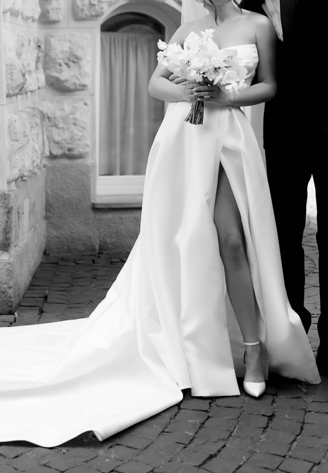 Simple Sleeveless Sweetheart Slit Wedding Dress