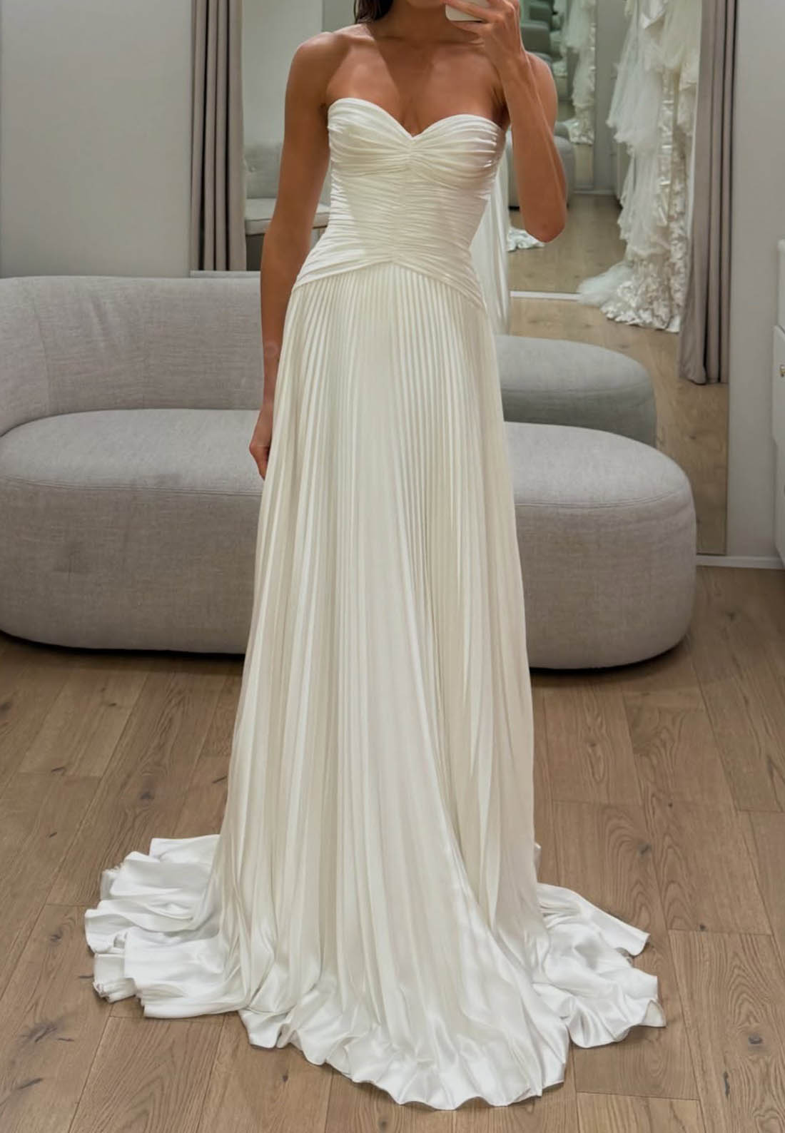 Simple Sweetheart Sleeveless Ruched Wedding Dress
