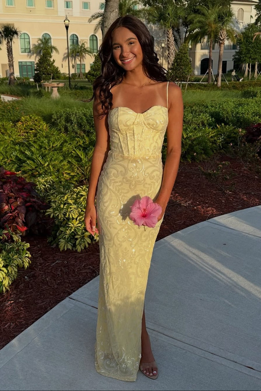 Elegant Straps Yellow Sequin Appliques Fitted Long Dress