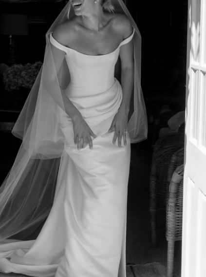 Dreamy Wedding Dress Sheath Off The Shoulder White Satin Summer Long Wedding Dresses Bridal Gowns