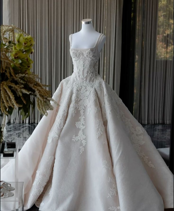 Ball Gown Square Neck White Lace Tulle Long Wedding Dresses Summer Brides Dress Bridal Gowns