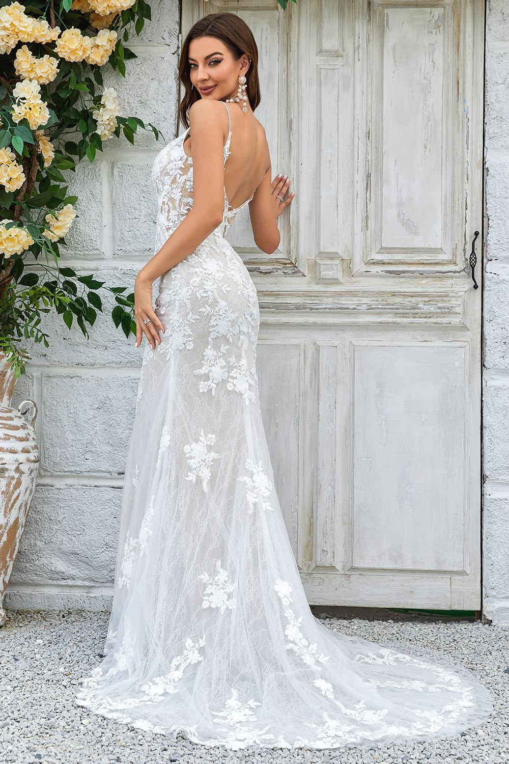 Charming Ivory Mermaid Lace Long Wedding Dress