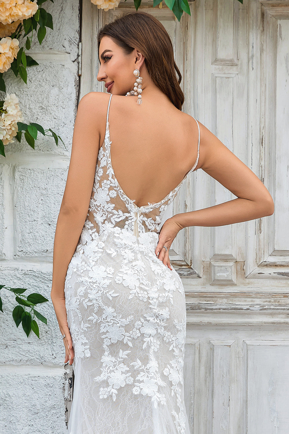 Charming Ivory Mermaid Lace Long Wedding Dress