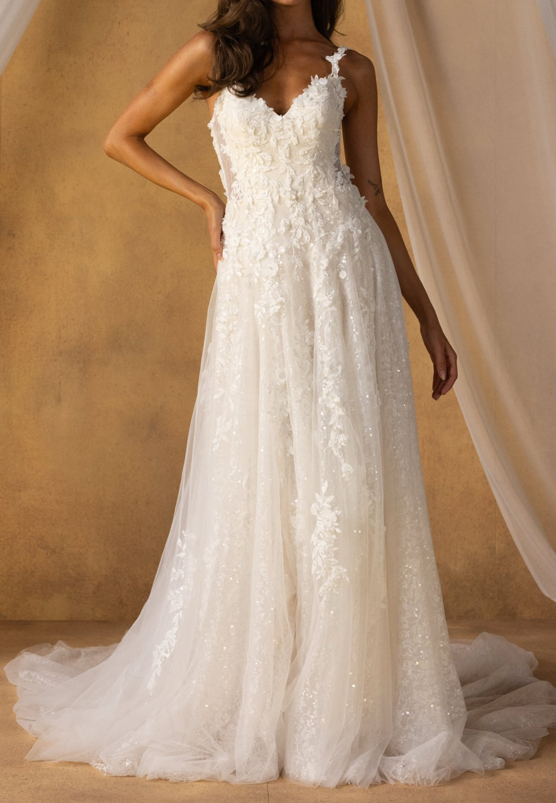 Floral Applique V-Neck Tulle A-Line Wedding Dress