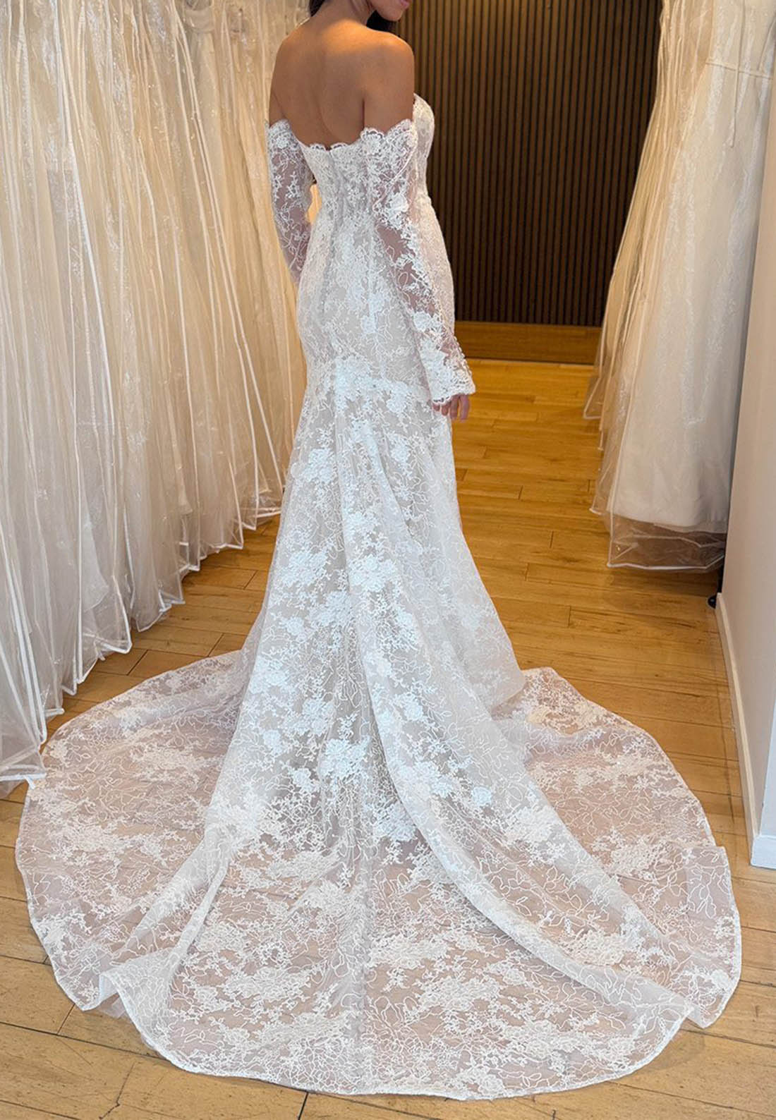 Off-the-Shoulder Lace Mermaid Wedding Dress