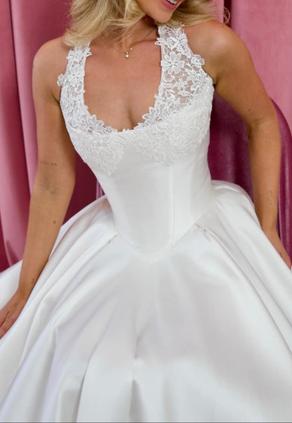 Lace Halter Basquewaste Satin Ball Gown