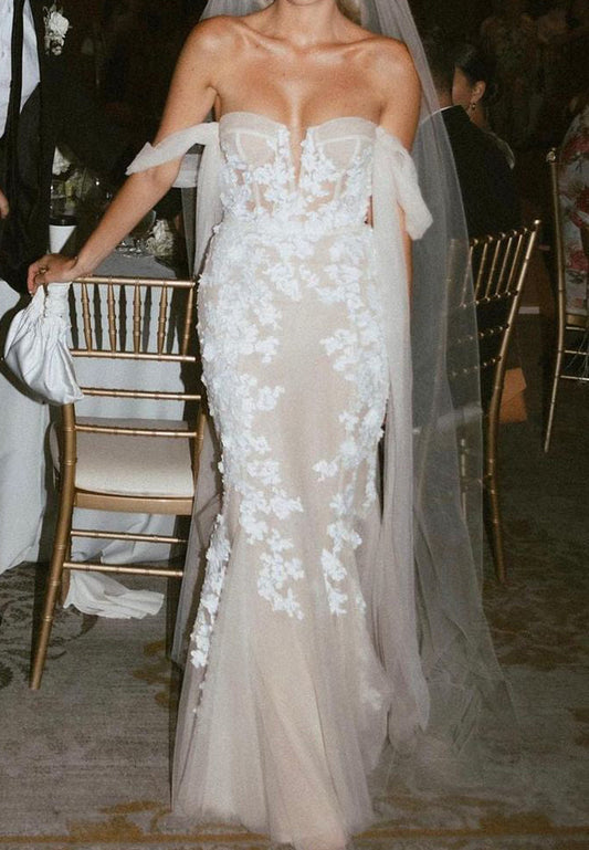 Off-the-Shoulder Lace Mermaid Wedding Dress