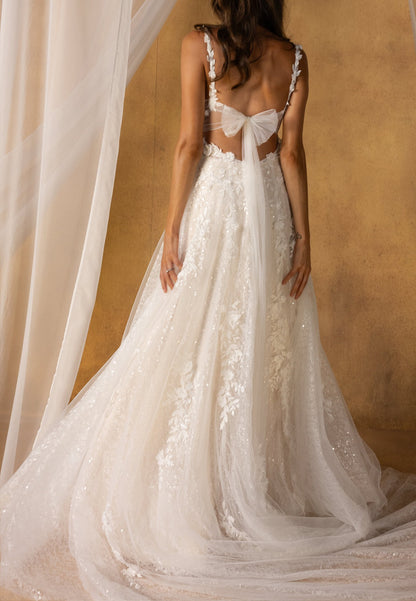 Floral Applique V-Neck Tulle A-Line Wedding Dress