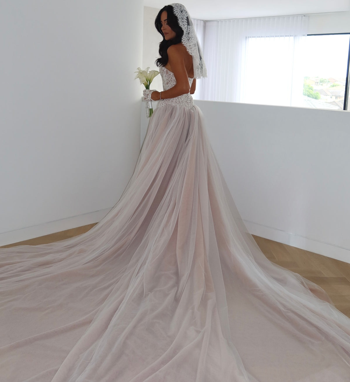 Lace Corset Bodice Tulle Wedding Dress with Train