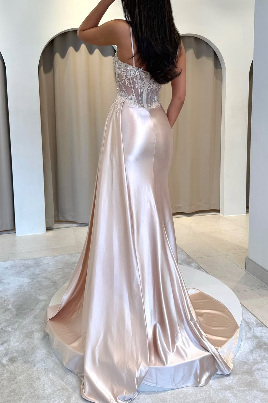 Spaghetti-Straps Sleeveless Mermaid Evening Dresses Split Ruffles With Appliques