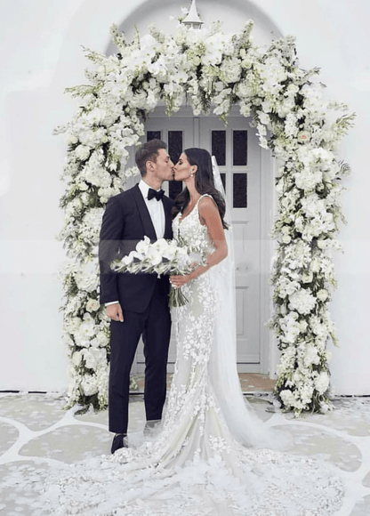 V-Neck Backless Floral Lace Appliques Wedding Dresses with Mermaid Train