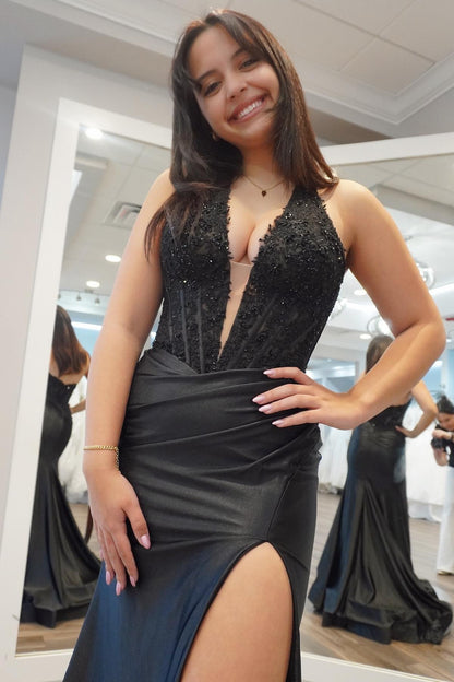 Halter Green Appliques Satin Ruched Prom Dress