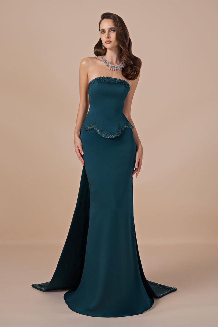 Chic Strapless Sleeveless Mermaid Satin Prom Dresses Column With Beads