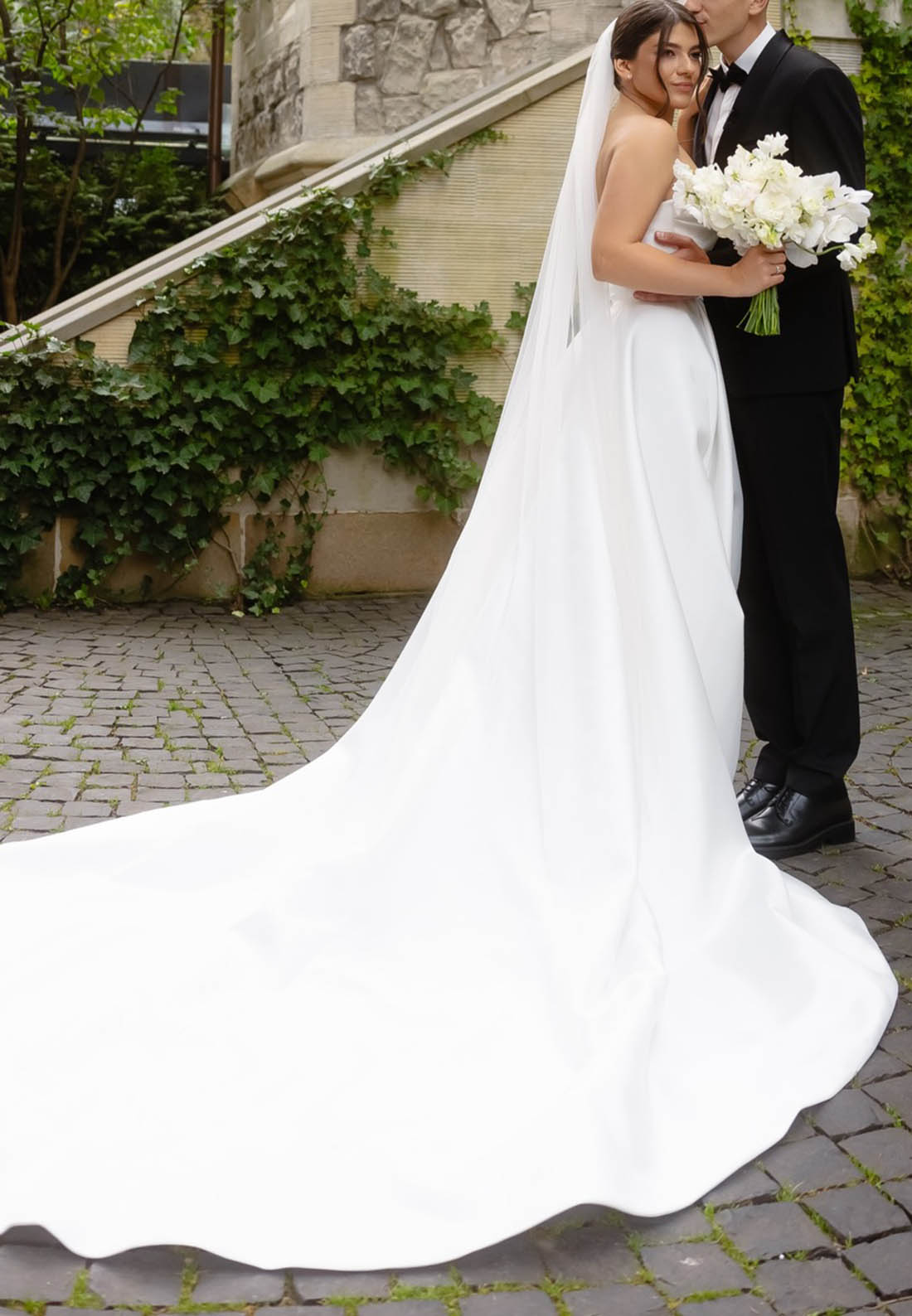 Simple Sleeveless Sweetheart Slit Wedding Dress