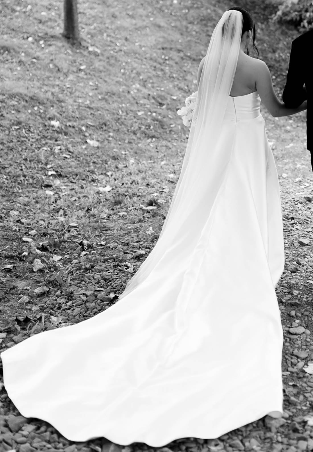 Simple Sleeveless Sweetheart Slit Wedding Dress