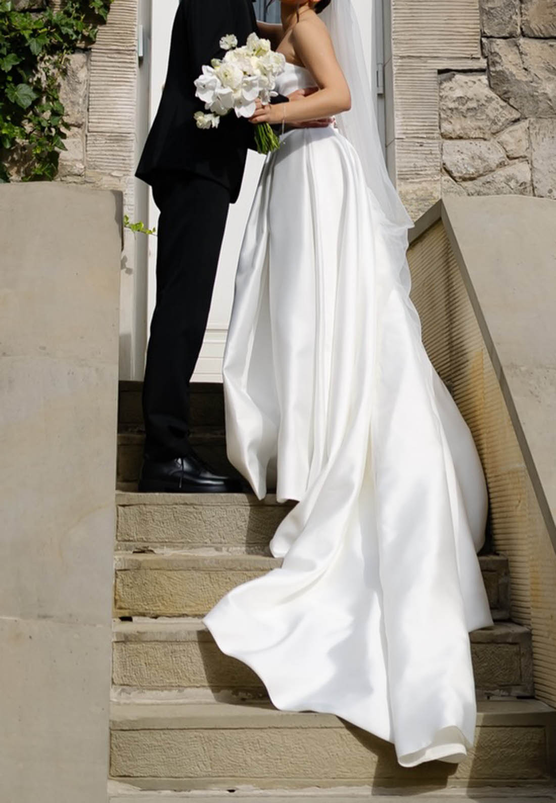Simple Sleeveless Sweetheart Slit Wedding Dress